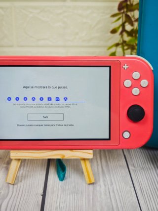 Nintendo Switch Lite Coral + Mando + Funda