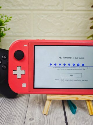 Nintendo Switch Lite Coral + Mando + Funda