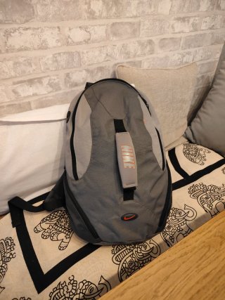 Mochila Nike Gris y Naranja • Deporte, Colegio