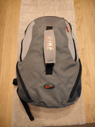 Mochila Nike Gris y Naranja • Deporte, Colegio