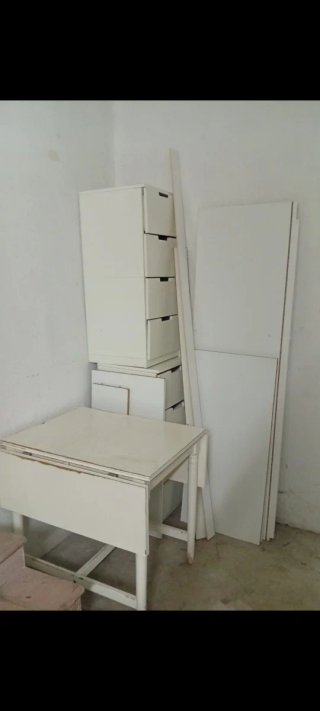 Mesa cocina Ikea + 2 cajoneras todo el lote