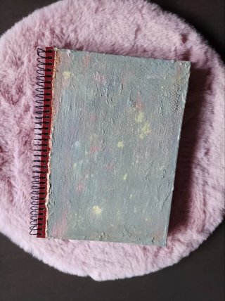 Cuaderno con diseño de serpiente
