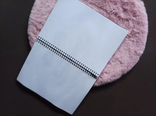 Cuaderno con diseño de serpiente