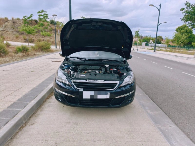 Peugeot 308 2015 - foto 1