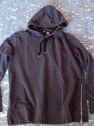 Sudadera H&M gris con cordones