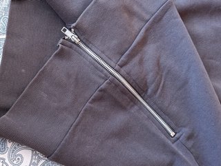 Sudadera H&M gris con cordones