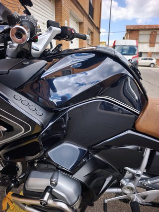 BMW R 1200 RT Negra y Marrón