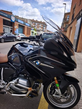 BMW R 1200 RT Negra y Marrón