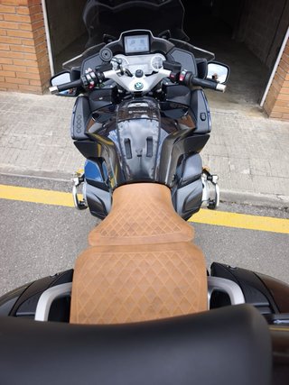 BMW R 1200 RT Negra y Marrón