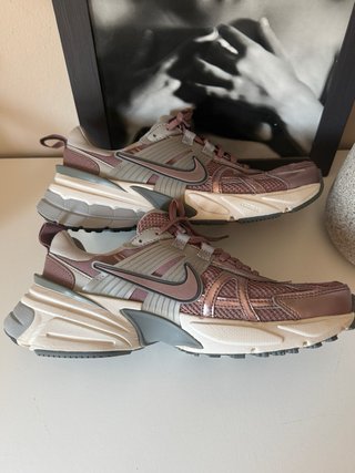 Zapatillas Nike V2K Run Smokey Mauve