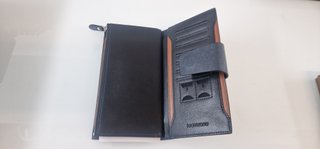 Cartera de Cuero Unisex color Azul Titanio. NUEVA