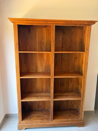 Librería de madera rústica