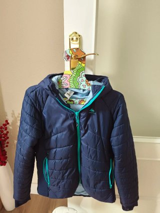 Chaqueta infantil azul con capucha. Talla 14/15