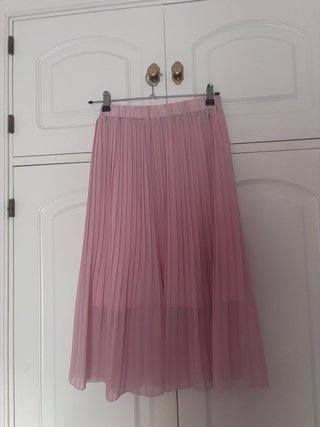 Falda plisada rosa midi