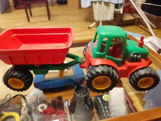 Tractor rojo y verde Imaginarium