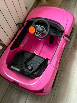 Coche infantil Audi rosa