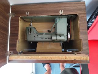 Máquina de coser Refrey Transforma