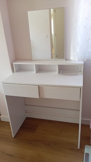 Mesa tocador blanca con espejo