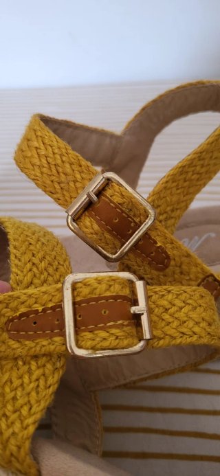 Sandalias amarillas esparto tacón bajo, plataforma