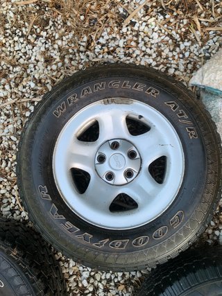 Ruedas con llantas Jeep Wrangler AT/R