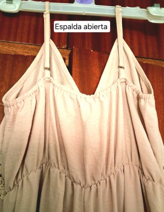 Vestido largo-maxi, hombros y espalda al aire
