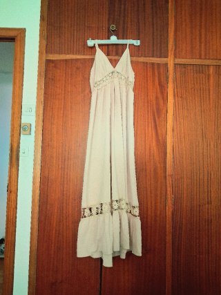 Vestido largo-maxi, hombros y espalda al aire