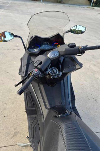 Kymco Ak 550 Maxi Scooter Negra