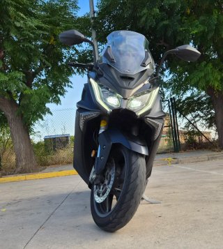 Kymco Ak 550 Maxi Scooter Negra