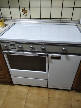 Cocina de gas blanca