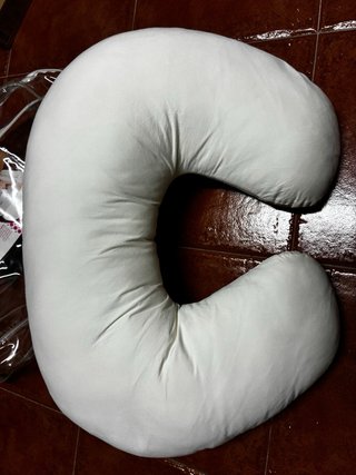 Cojín de lactancia en blanco