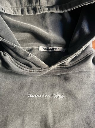 Sudadera TwoJeys con capucha color gris