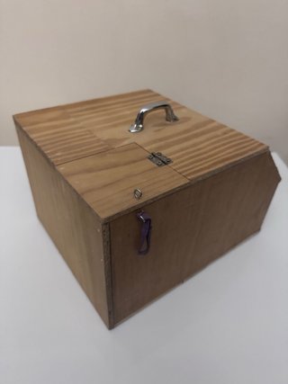 Jaula transportín para pájaros de madera
