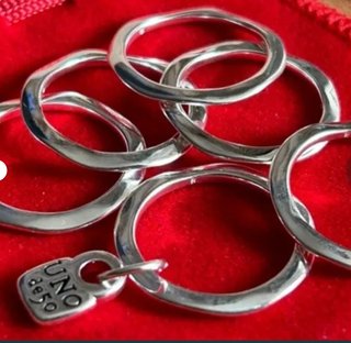 Anillo Uno de 50 con Charm Candado