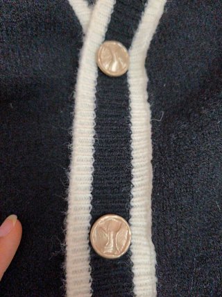 Chaqueta negra y blanca