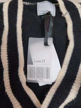 Chaqueta negra y blanca