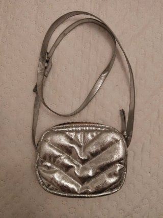 Bolso plateado niña