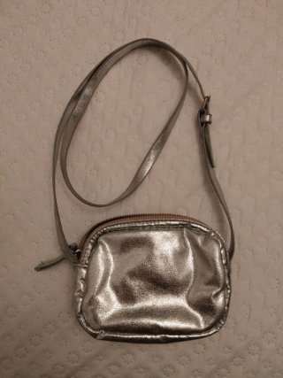 Bolso plateado niña