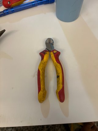 Alicates Wiha Profesionales Eléctricos
