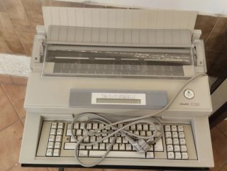 Máquina de escribir vintage Olivetti ET 2500