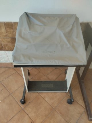 Máquina de escribir vintage Olivetti ET 2500