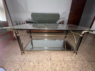 Conjunto 3 mesas cristal y metal dorado