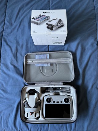 DJI Mini 3 Pro + DJI RC, batería y accesorios