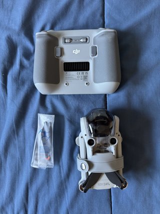 DJI Mini 3 Pro + DJI RC, batería y accesorios