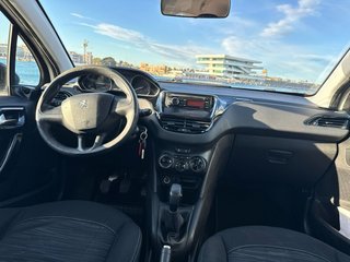 Peugeot 208 2016