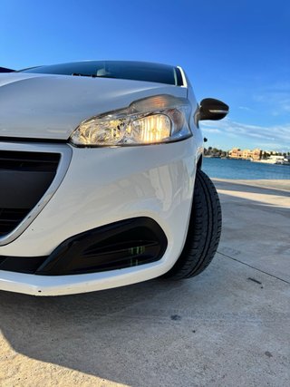 Peugeot 208 2016