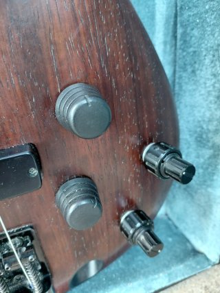 Bajo Ibanez SR1306-PD