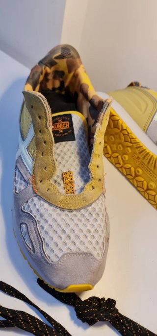 Zapatillas Munich Lifestyle Gris y Amarillo