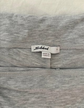 Subdued shorts de cintura doblada