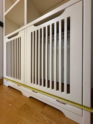MUEBLE CUBRE-RADIADOR CON ESTANTERIAS