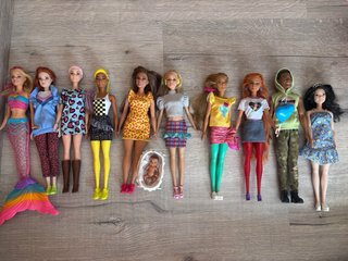 Lote Muñecas Barbie y complementos
